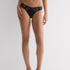 A arte da lingerie Brazilian cueca em renda estilo anos 80 A arte da lingerie Brazilian cueca em renda estilo anos 80