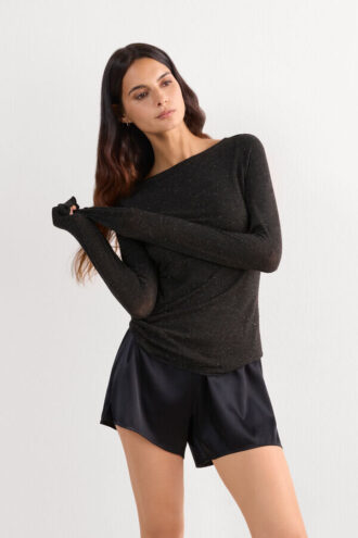 Camisola com gola redonda em modal leve com lamé de caxemira