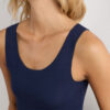 Camisola de algodão com gola redonda e borda crua Camisola de algodão com gola redonda e borda crua