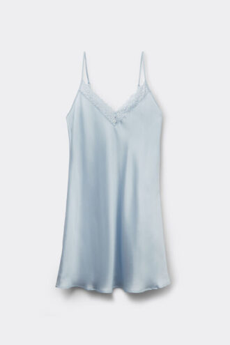 Chemise de seda e renda com flores sedosas