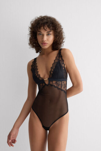 Lace Bodysuit glamouroso e divertido