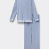 Pijama comprido com botões e acabamento em renda em modal Pijama comprido com botões e acabamento em renda em modal