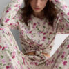 Pijama comprido em algodão superior com estampado Pretty Flowers Pijama comprido em algodão superior com estampado Pretty Flowers