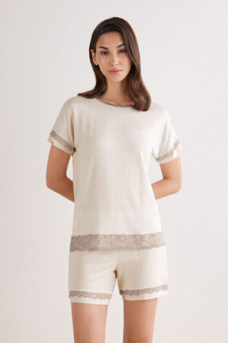 Pijama curto com acabamento em renda em modal Pijama curto com acabamento em renda em modal