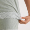 Pijama curto com acabamento em renda em modal