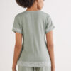 Pijama curto com acabamento em renda em modal