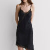 Slip assimétrico em cetim de viscose com renda Slip assimétrico em cetim de viscose com renda