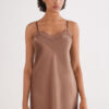 Slip de seda com detalhes em renda Slip de seda com detalhes em renda