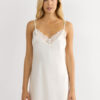 Slip de seda com detalhes em renda Slip de seda com detalhes em renda