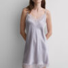 Slip de seda com detalhes em renda Slip de seda com detalhes em renda
