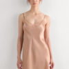 Slip de seda com detalhes em renda Slip de seda com detalhes em renda